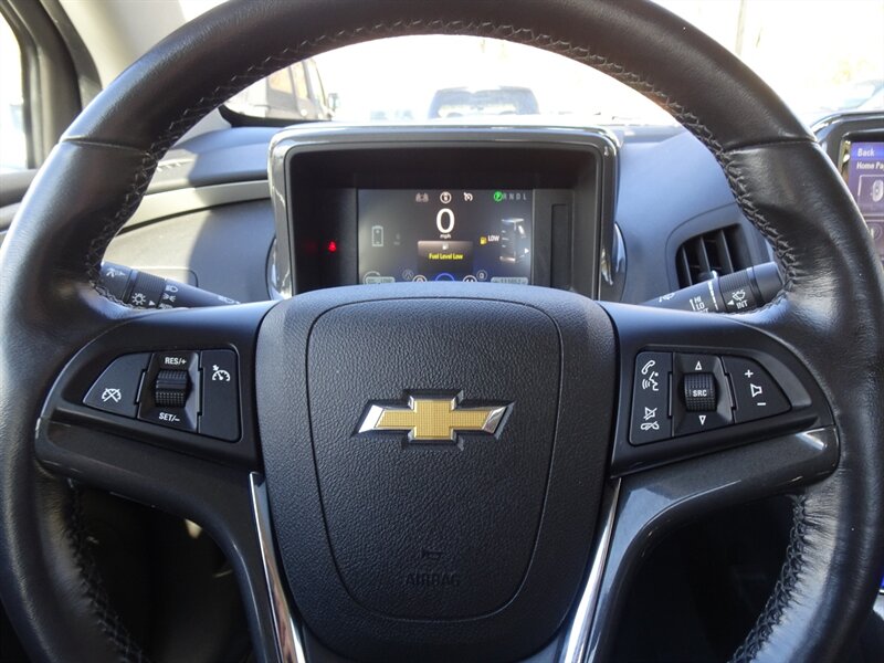 2013 Chevrolet Volt Premium Range-Extended Electric FWD - Photo 17 - Cincinnati, OH 45255