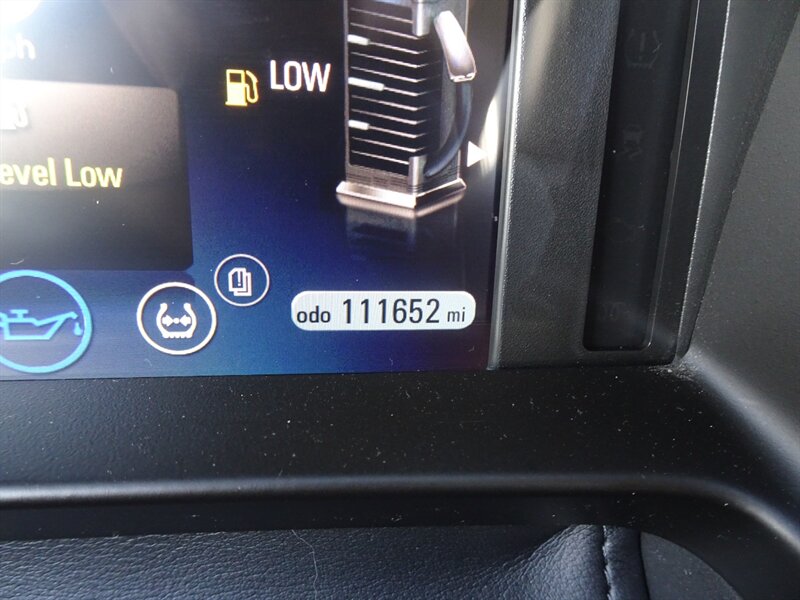 2013 Chevrolet Volt Premium Range-Extended Electric FWD - Photo 18 - Cincinnati, OH 45255