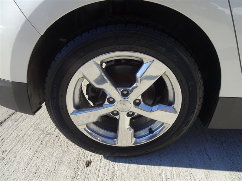 2013 Chevrolet Volt Premium Range-Extended Electric FWD - Photo 27 - Cincinnati, OH 45255
