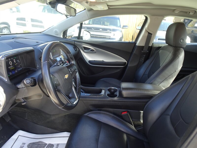 2013 Chevrolet Volt Premium Range-Extended Electric FWD - Photo 10 - Cincinnati, OH 45255