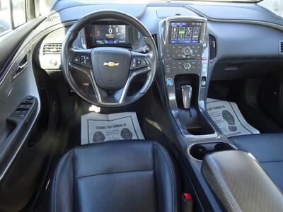 2013 Chevrolet Volt Premium  Range-Extended Electric FWD - Photo 9 - Cincinnati, OH 45255