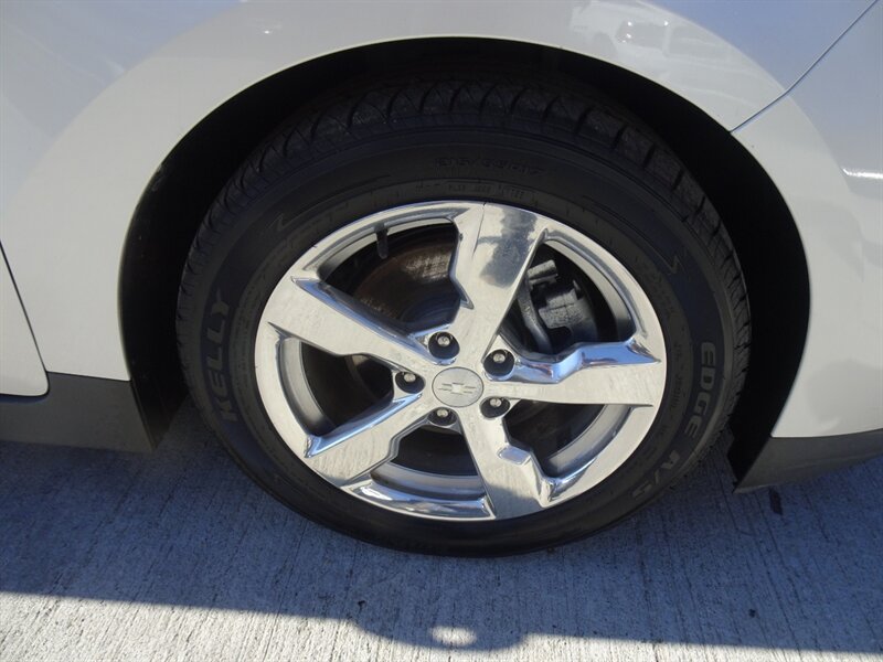 2013 Chevrolet Volt Premium Range-Extended Electric FWD - Photo 26 - Cincinnati, OH 45255