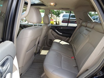 2004 Toyota 4Runner Limited   - Photo 8 - Cincinnati, OH 45255