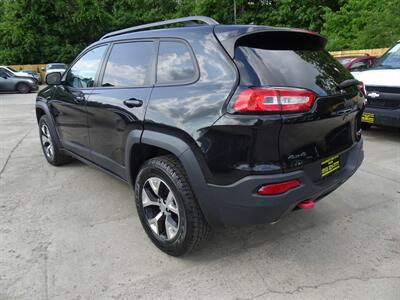 2015 Jeep Cherokee Trailhawk  3.2L V6 4X4 - Photo 8 - Cincinnati, OH 45255