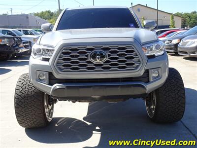 2019 Toyota Tacoma TRD Off-Road   - Photo 2 - Cincinnati, OH 45255