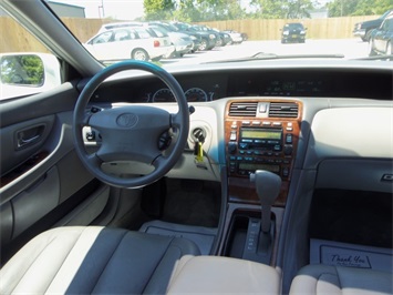 2000 Toyota Avalon XLS   - Photo 7 - Cincinnati, OH 45255