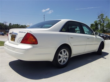 2000 Toyota Avalon XLS   - Photo 13 - Cincinnati, OH 45255