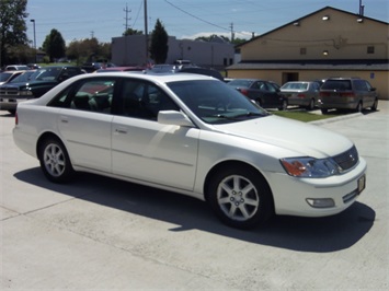 2000 Toyota Avalon XLS   - Photo 1 - Cincinnati, OH 45255