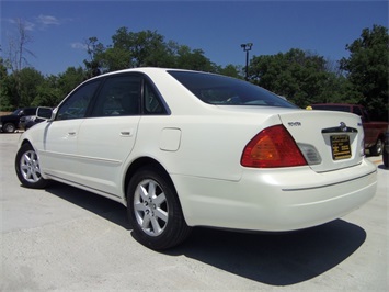 2000 Toyota Avalon XLS   - Photo 12 - Cincinnati, OH 45255