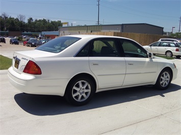 2000 Toyota Avalon XLS   - Photo 6 - Cincinnati, OH 45255