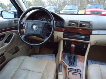 1998 BMW 528i   - Photo 7 - Cincinnati, OH 45255