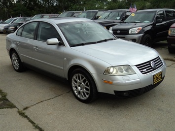 2003 Volkswagen Passat W8   - Photo 1 - Cincinnati, OH 45255