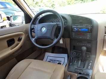 1997 BMW 318i   - Photo 7 - Cincinnati, OH 45255