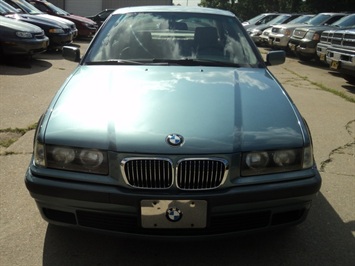 1997 BMW 318i   - Photo 2 - Cincinnati, OH 45255