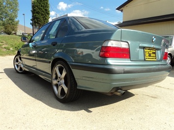 1997 BMW 318i   - Photo 12 - Cincinnati, OH 45255