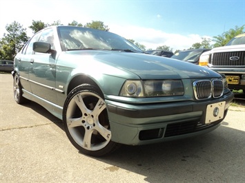 1997 BMW 318i   - Photo 10 - Cincinnati, OH 45255