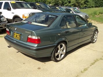 1997 BMW 318i   - Photo 6 - Cincinnati, OH 45255