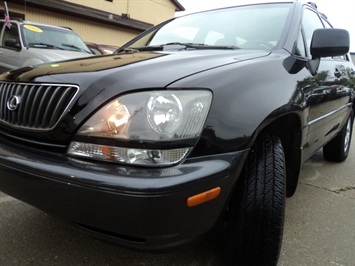 1999 Lexus RX 300   - Photo 15 - Cincinnati, OH 45255