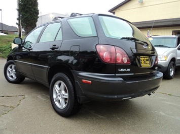 1999 Lexus RX 300   - Photo 12 - Cincinnati, OH 45255