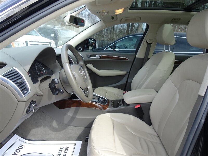2010 Audi Q5 3.2 quattro Premium - Photo 13 - Cincinnati, OH 45255