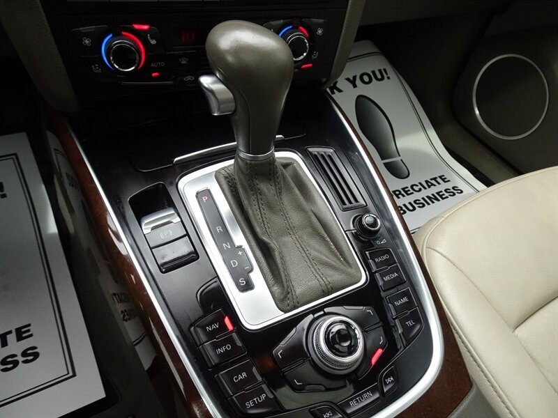2010 Audi Q5 3.2 quattro Premium - Photo 23 - Cincinnati, OH 45255
