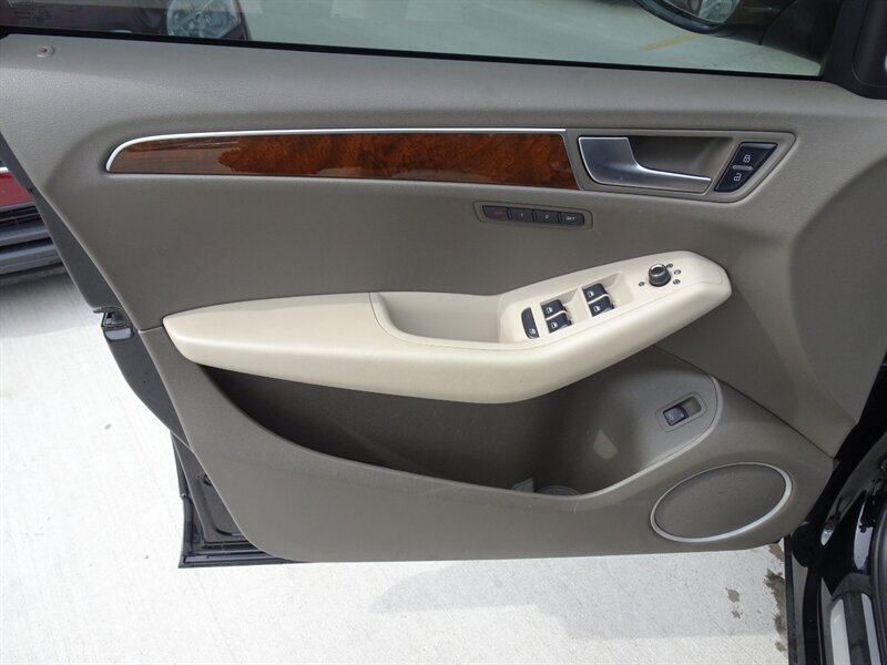 2010 Audi Q5 3.2 quattro Premium - Photo 26 - Cincinnati, OH 45255