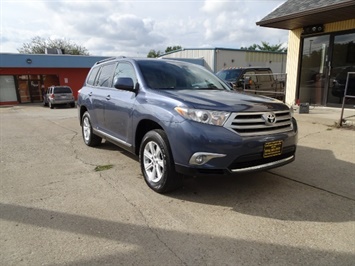 2012 Toyota Highlander SE   - Photo 2 - Cincinnati, OH 45255