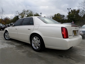 2003 Cadillac DeVille DTS   - Photo 12 - Cincinnati, OH 45255