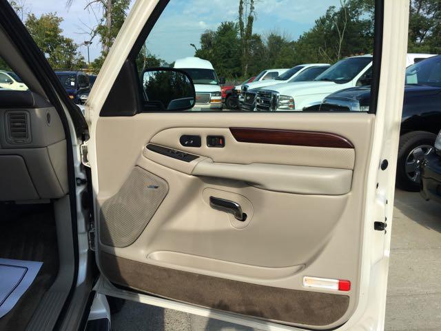 2003 Cadillac Escalade - Photo 16 - Cincinnati, OH 45255