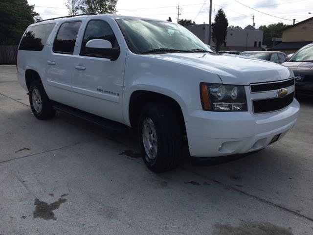 2008 Chevrolet Suburban LT 1500 - Photo 11 - Cincinnati, OH 45255