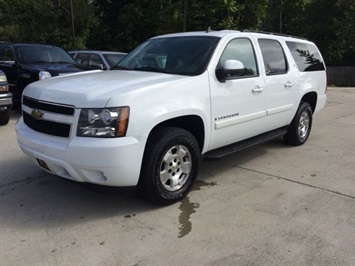 2008 Chevrolet Suburban LT 1500 - Photo 3 - Cincinnati, OH 45255