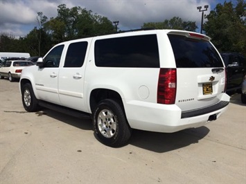 2008 Chevrolet Suburban LT 1500 - Photo 4 - Cincinnati, OH 45255