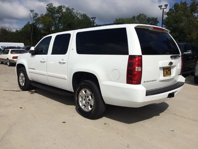 2008 Chevrolet Suburban LT 1500 - Photo 4 - Cincinnati, OH 45255
