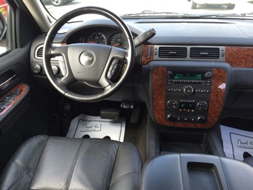 2008 Chevrolet Suburban LT 1500 - Photo 7 - Cincinnati, OH 45255