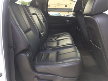 2008 Chevrolet Suburban LT 1500 - Photo 9 - Cincinnati, OH 45255