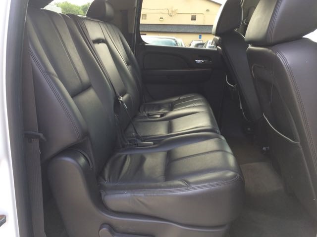 2008 Chevrolet Suburban LT 1500 - Photo 9 - Cincinnati, OH 45255