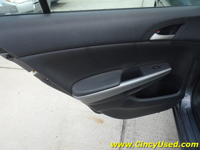 2009 Honda Accord EX-L w/Navi - Photo 27 - Cincinnati, OH 45255