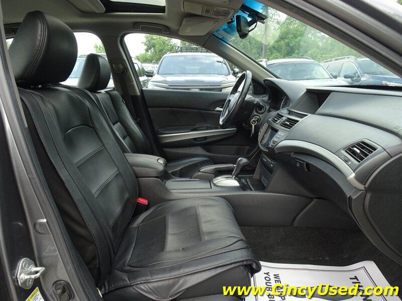 2009 Honda Accord EX-L w/Navi - Photo 16 - Cincinnati, OH 45255