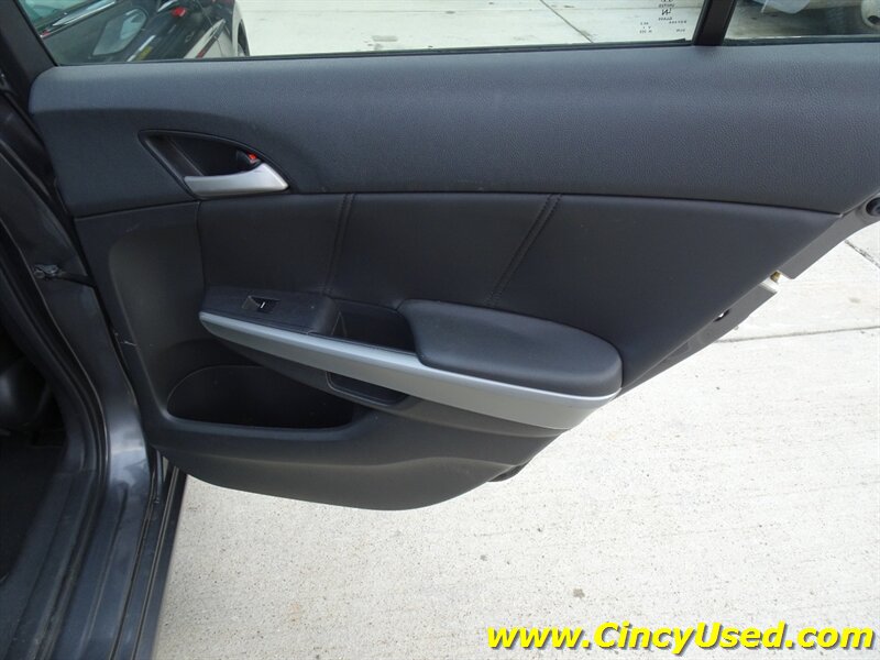 2009 Honda Accord EX-L w/Navi - Photo 28 - Cincinnati, OH 45255