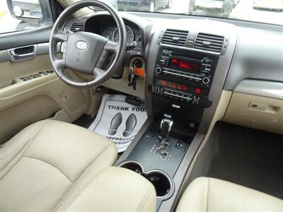 2009 Kia Borrego LX  3.8L V6 AWD - Photo 14 - Cincinnati, OH 45255