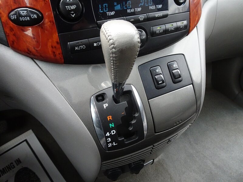 2008 Toyota Sienna XLE - Photo 41 - Cincinnati, OH 45255