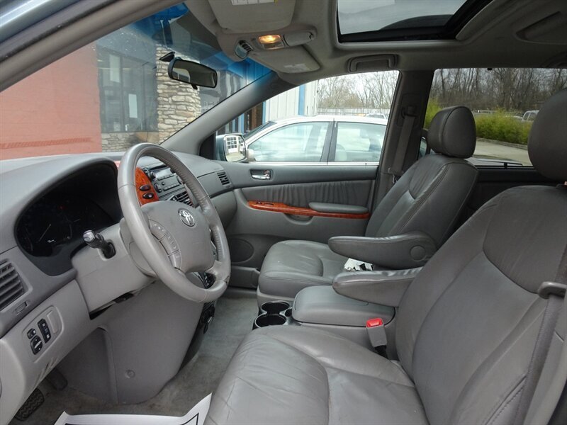 2008 Toyota Sienna XLE - Photo 28 - Cincinnati, OH 45255