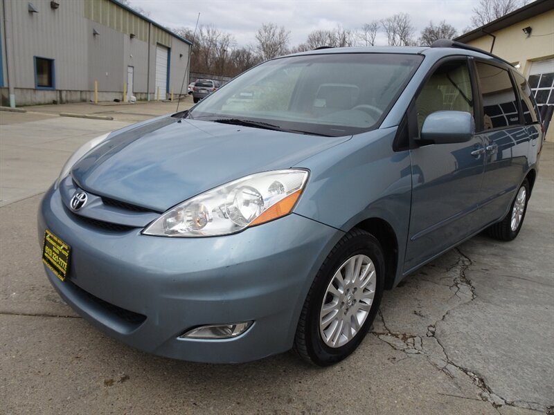 2008 Toyota Sienna XLE - Photo 15 - Cincinnati, OH 45255