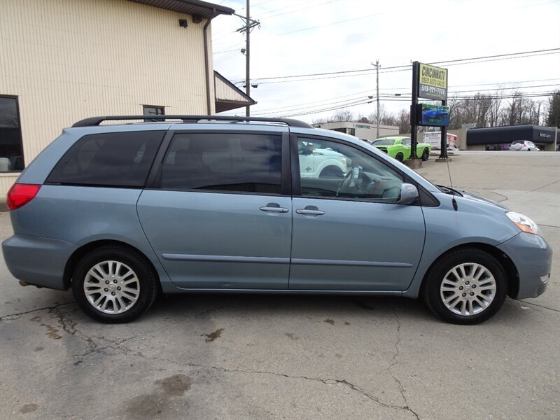 2008 Toyota Sienna XLE - Photo 6 - Cincinnati, OH 45255