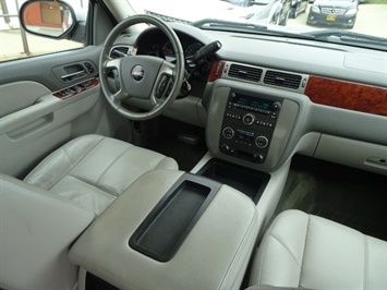 2011 GMC Sierra 1500 SLT   - Photo 17 - Cincinnati, OH 45255