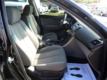 2010 Hyundai Sonata GLS   - Photo 8 - Cincinnati, OH 45255