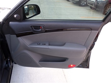 2010 Hyundai Sonata GLS   - Photo 23 - Cincinnati, OH 45255