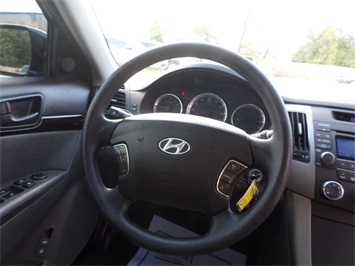 2010 Hyundai Sonata GLS   - Photo 18 - Cincinnati, OH 45255
