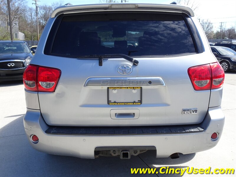 2015 Toyota Sequoia Limited - Photo 8 - Cincinnati, OH 45255