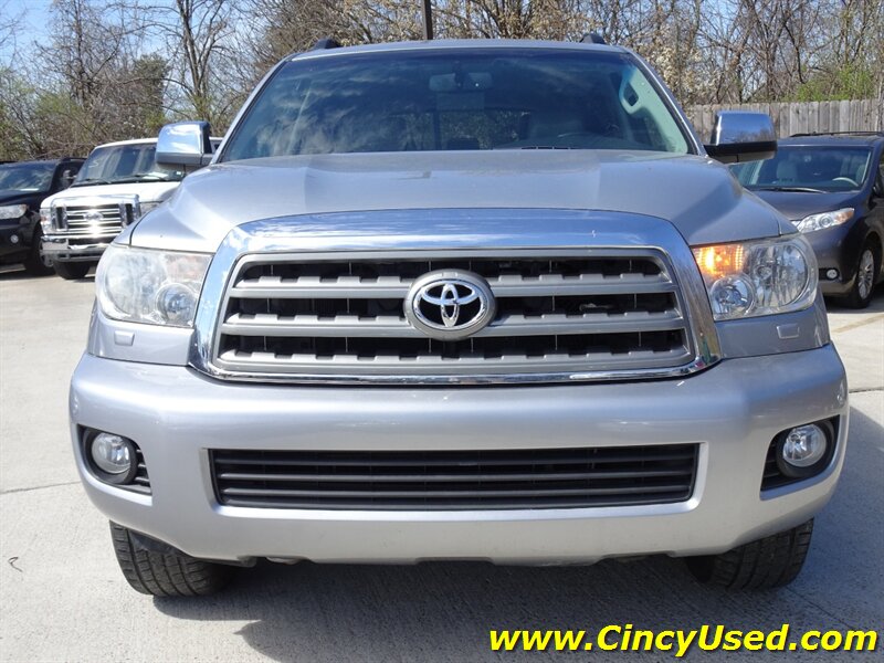 2015 Toyota Sequoia Limited - Photo 2 - Cincinnati, OH 45255